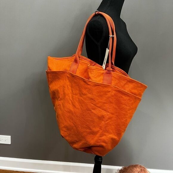 A new day Large washable tote with detachable hand sanitizer case - Picture 1 of 10